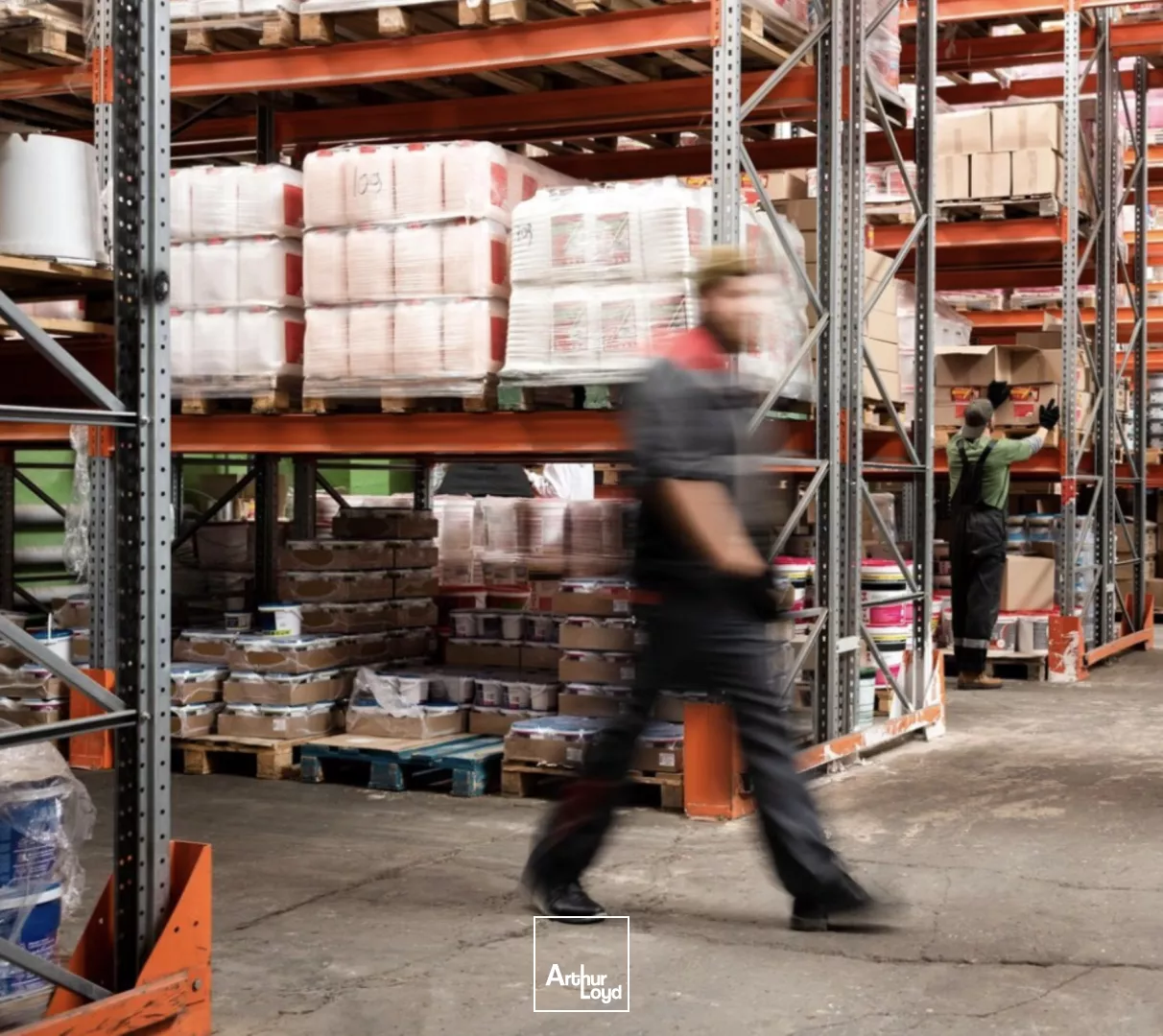 Locaux d'activités à louer - 1600 m2 - Axe direct autoroute