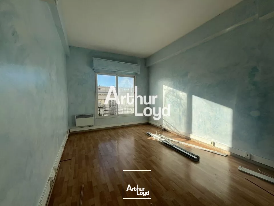 Bureaux situés en centre-ville de Nice 128 m² en R+5