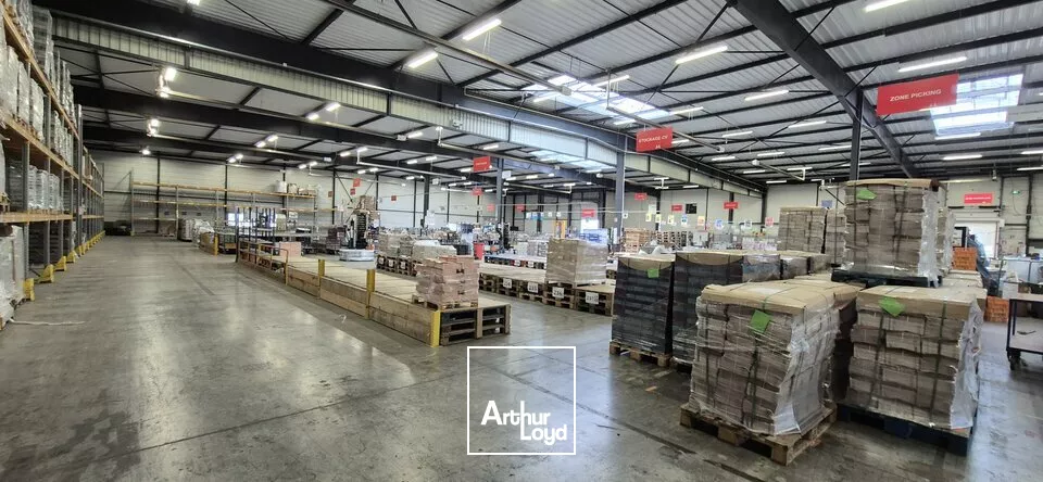 BATIMENT D'ACTIVITES - A LOUER - LONGVIC