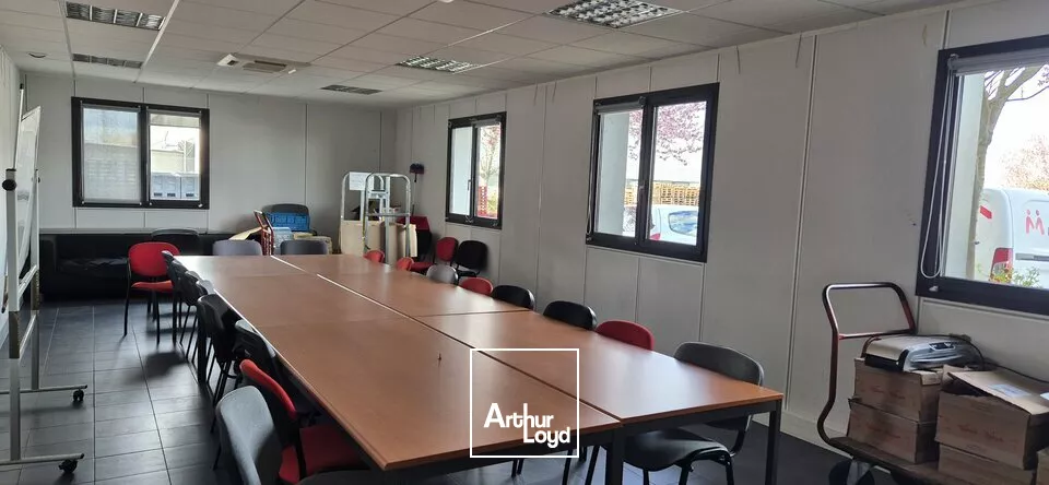 BATIMENT D'ACTIVITES - A LOUER - LONGVIC