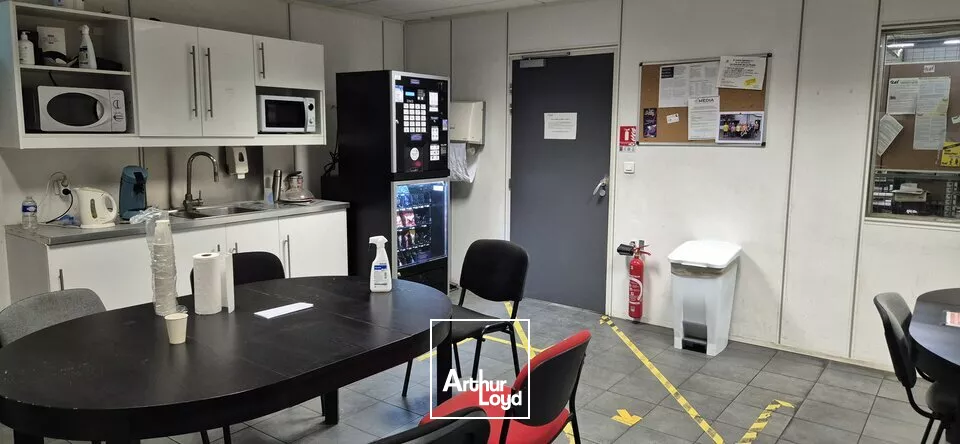 BATIMENT D'ACTIVITES - A LOUER - LONGVIC