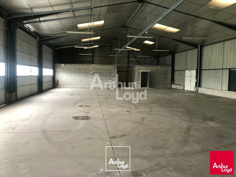 VINEUIL - LOCATION LOCAL D'ACTIVITÉ DE 558 M² - ZONE INDUSTRIELLE