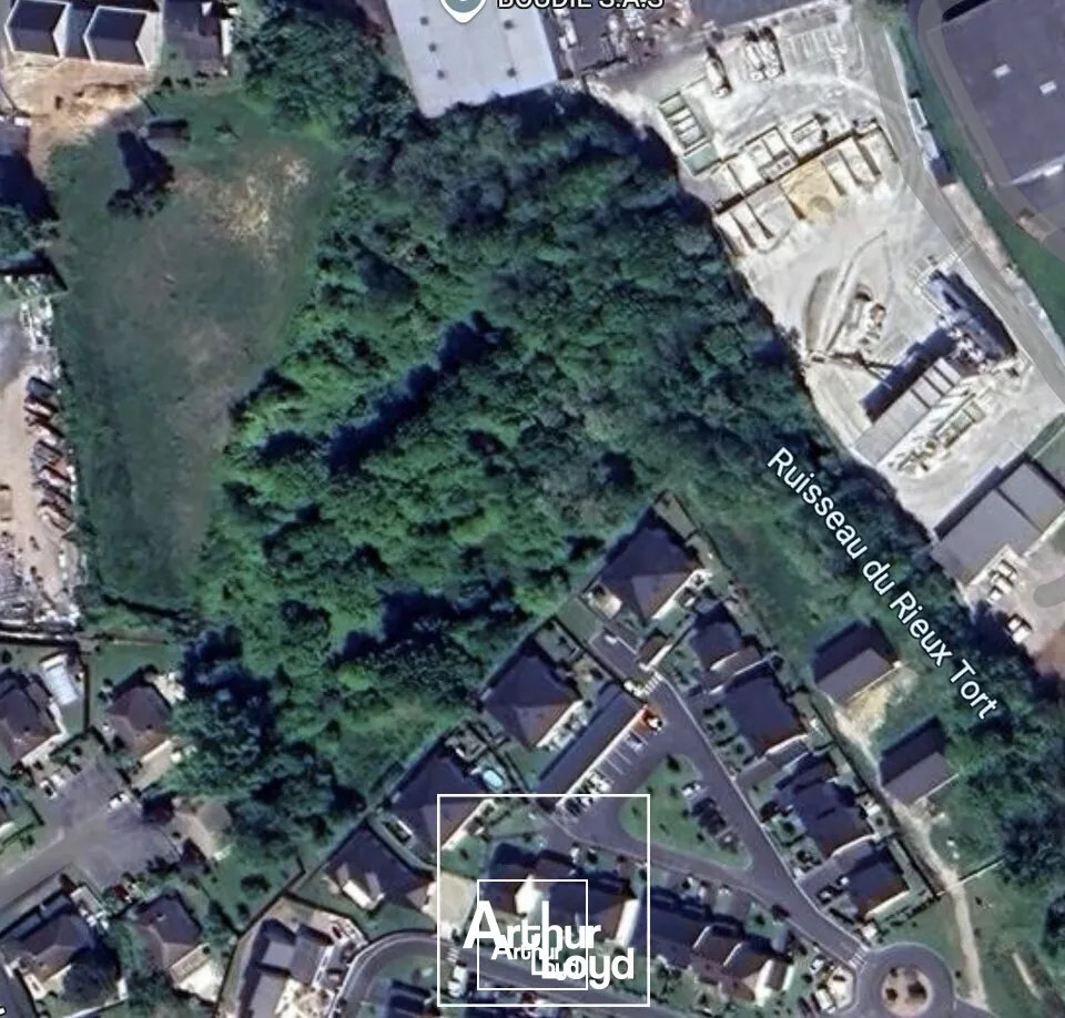 Terrain Constructible de 10 500 m²  Idéal Projet de Logements à Brive Ouest