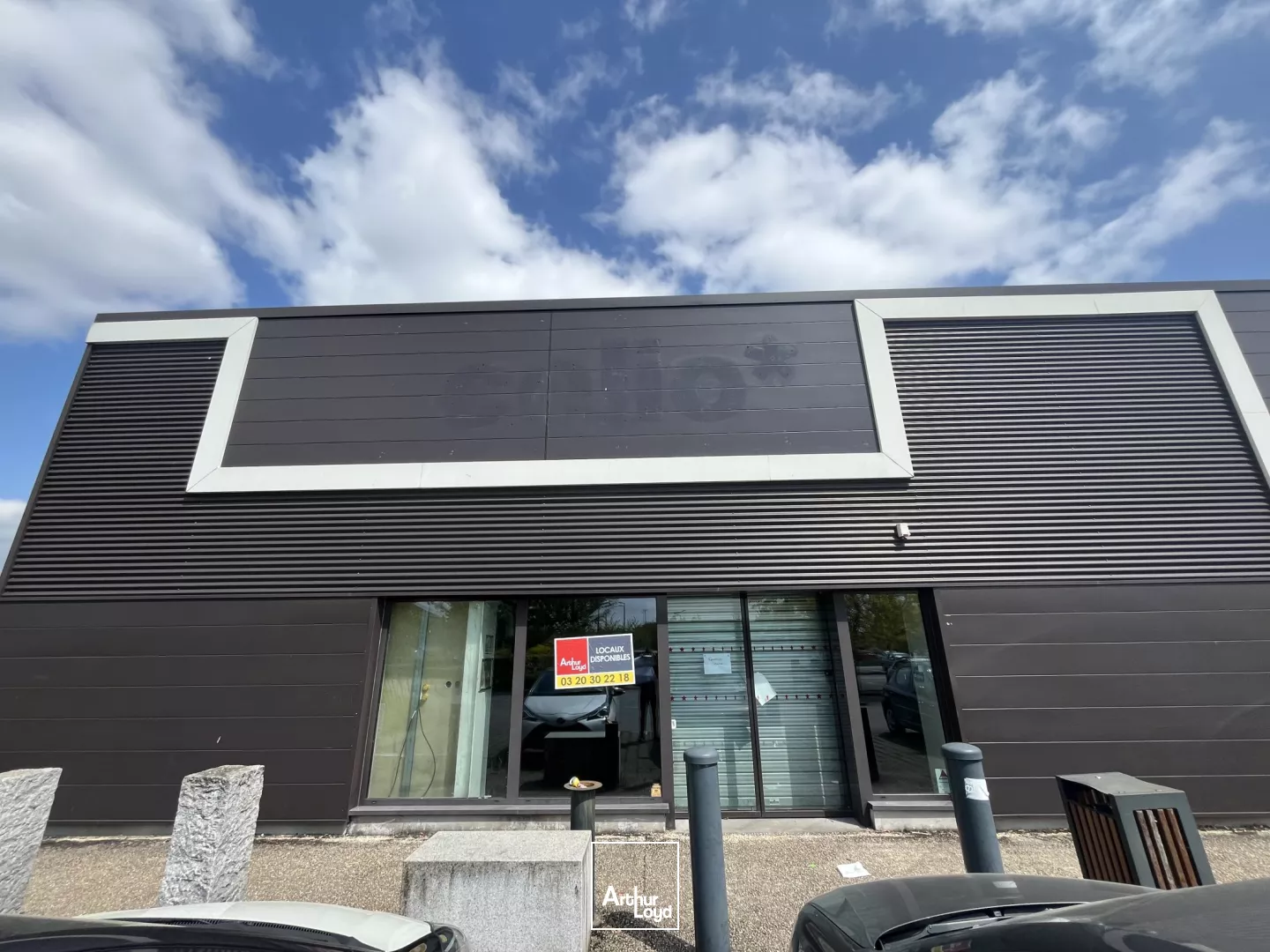 Local commercial à louer à Denain - Visibilité optimale en retail park récent, 253 m² modulables