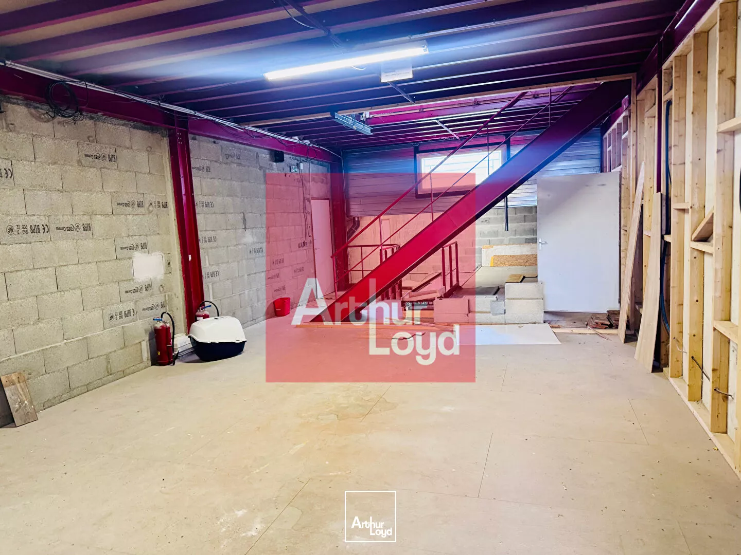 À LOUER ESPACES PROFESSIONNELS 400 M² EN ÉTAGE À AGEN