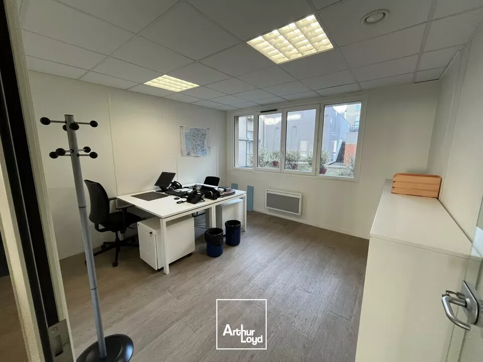 A LOUER  LE HAVRE HÔTEL DE VILLE - 117 M2