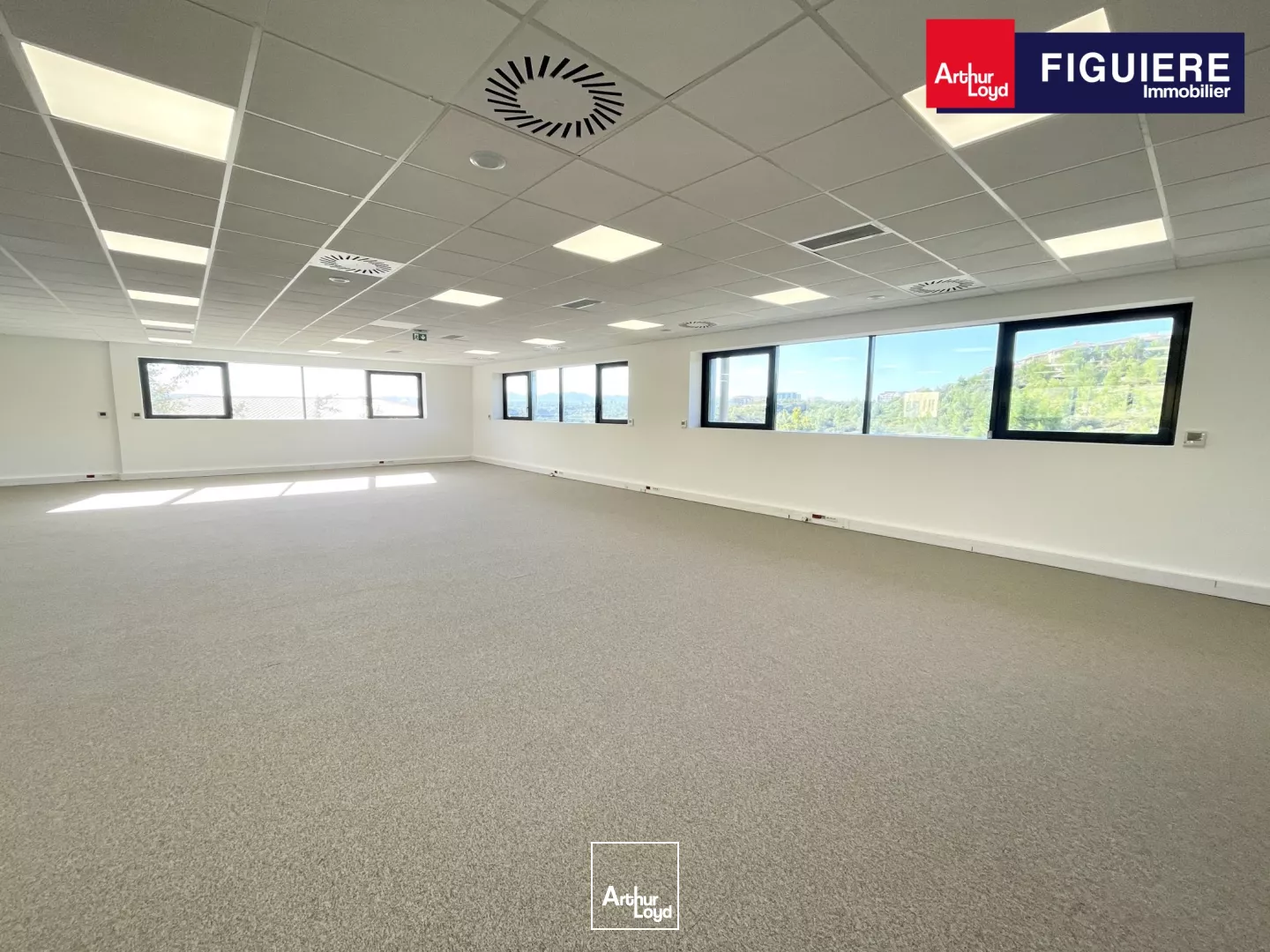 BAISSE DE PRIX ! Bureaux à louer avec un bel environnement naturel à Aix-en-Provence