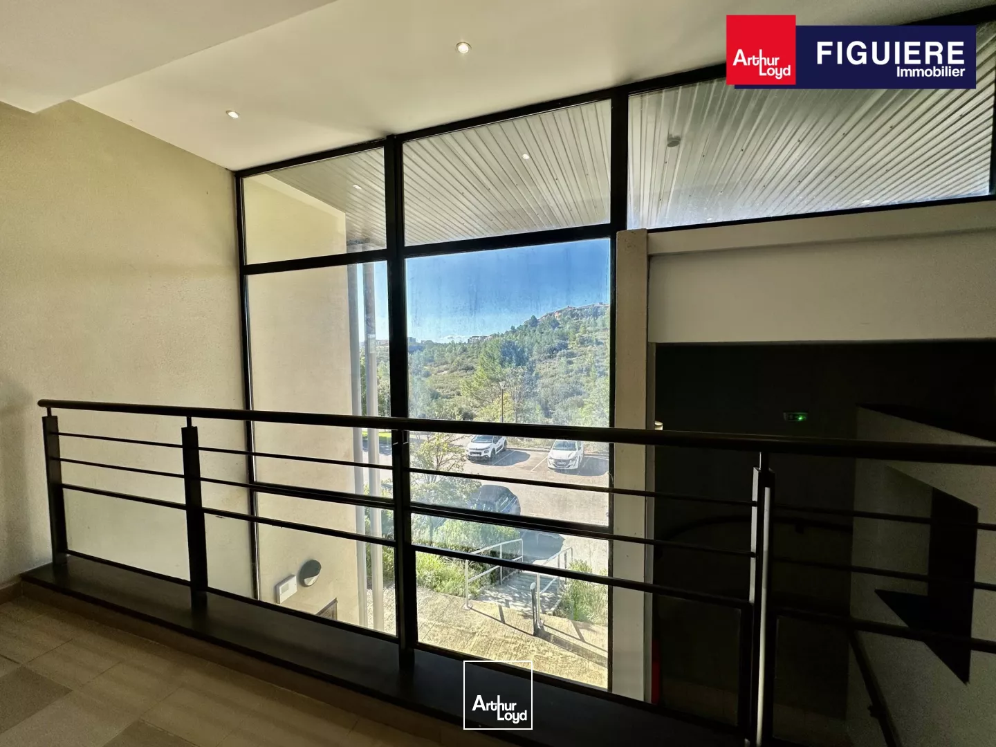 BAISSE DE PRIX ! Bureaux à louer avec un bel environnement naturel à Aix-en-Provence