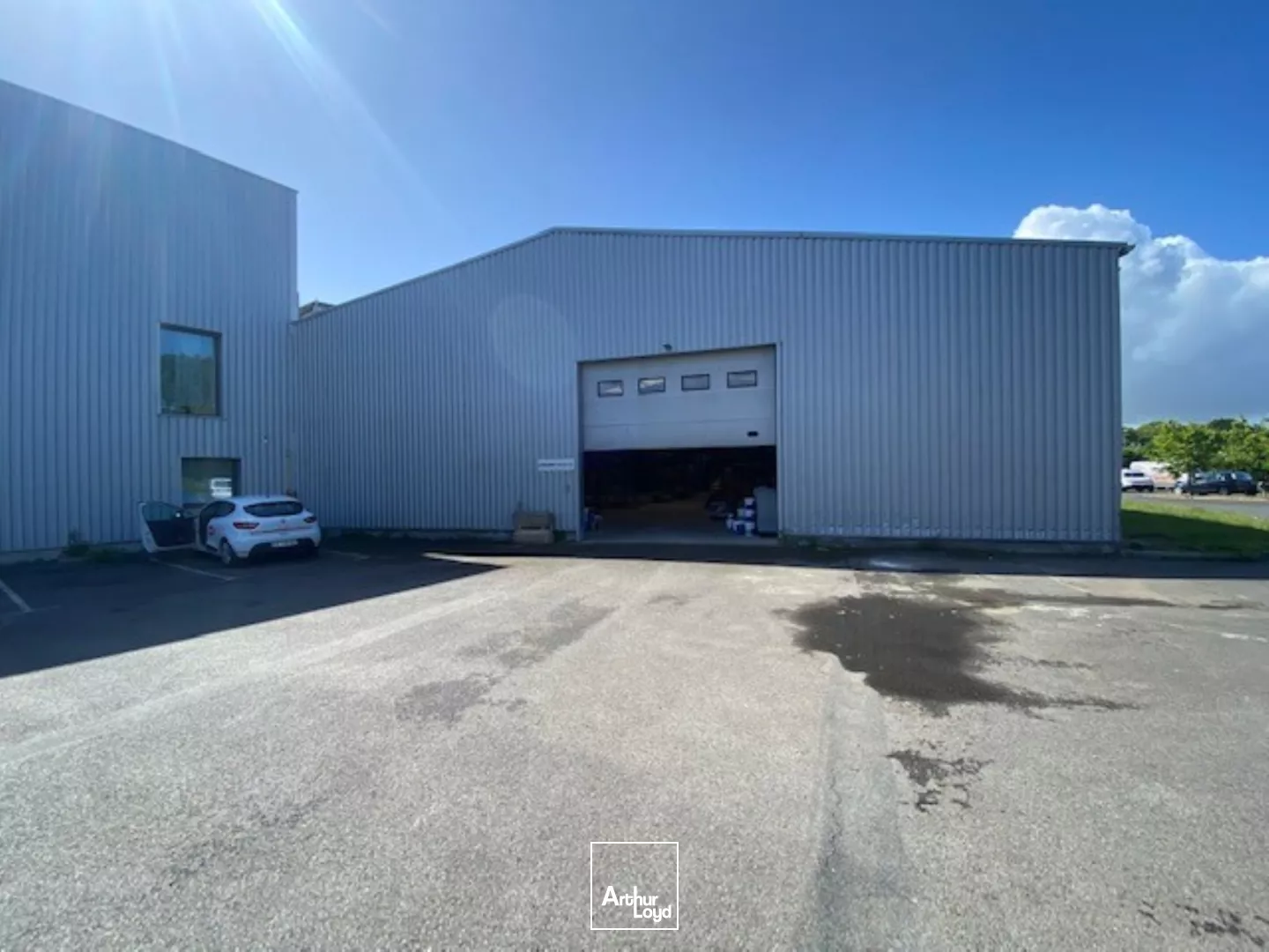 LOCAUX ACTIVITES 1285 M² LANNION