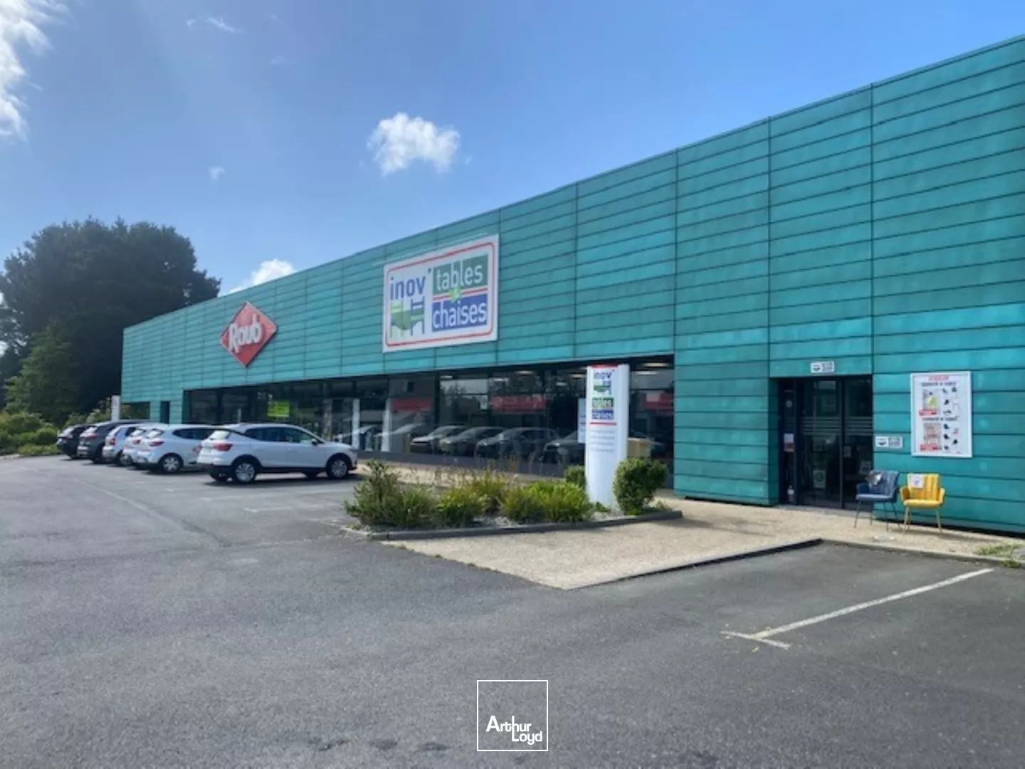 LOCAUX ACTIVITES 1285 M² LANNION