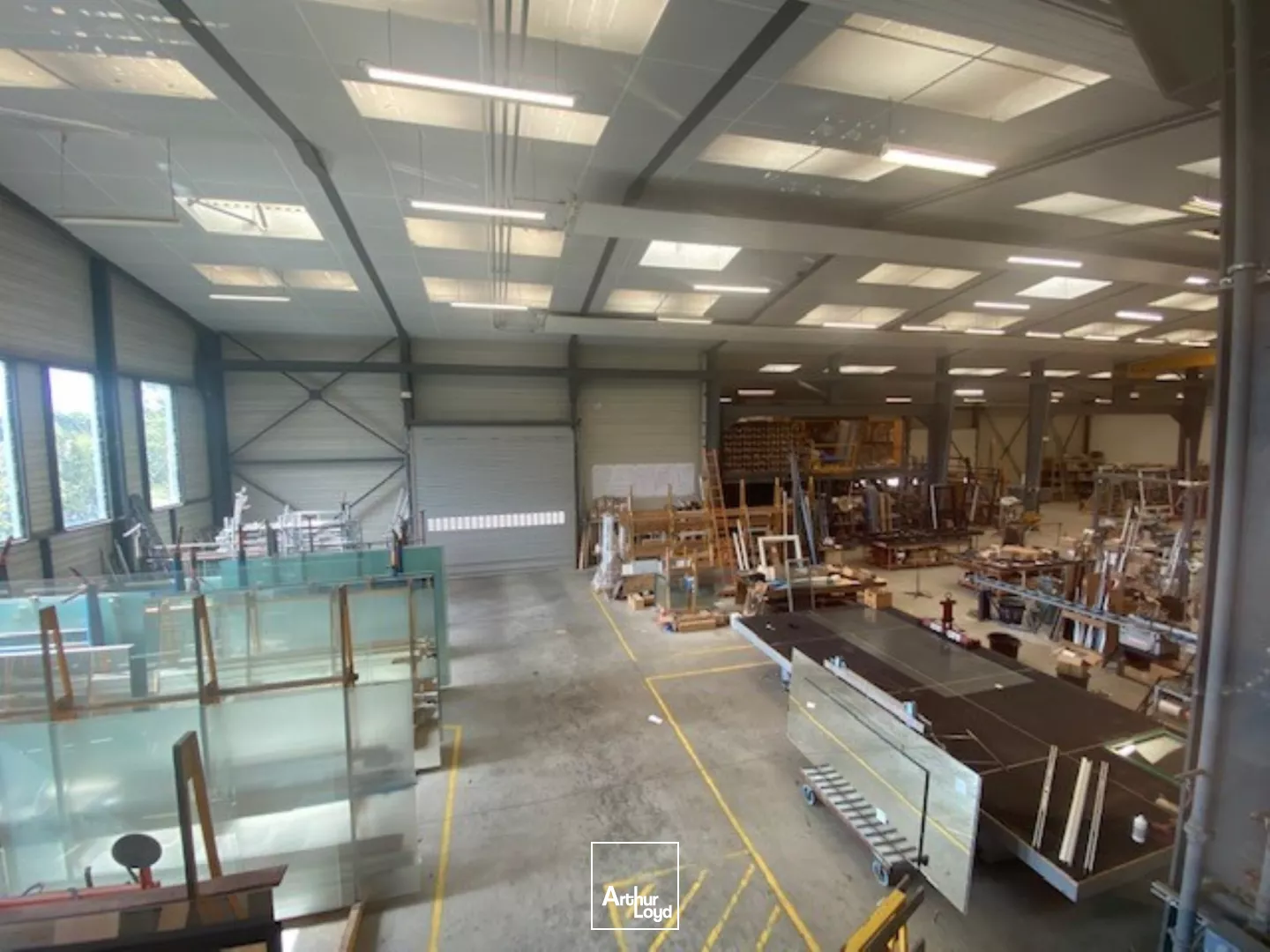 LOCAUX ACTIVITES 1285 M² LANNION