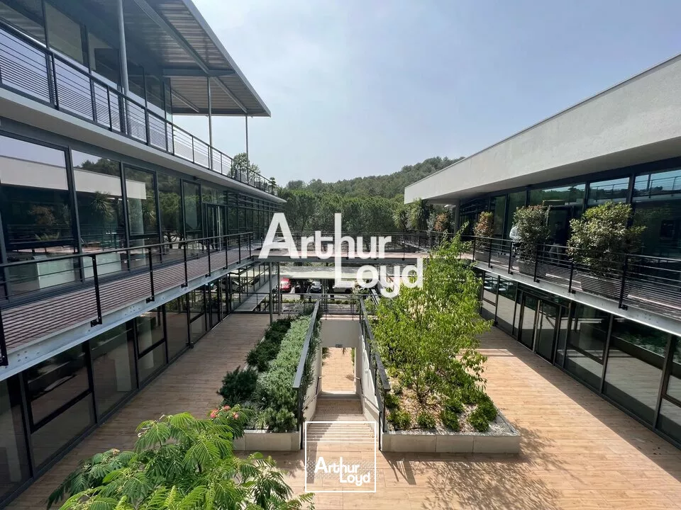 Location locaux mixtes neufs 999.81 m² - Sophia Antipolis