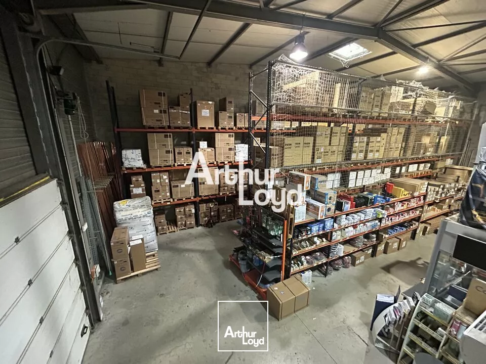 Locaux d'activité à louer 320 m² - Le Muy