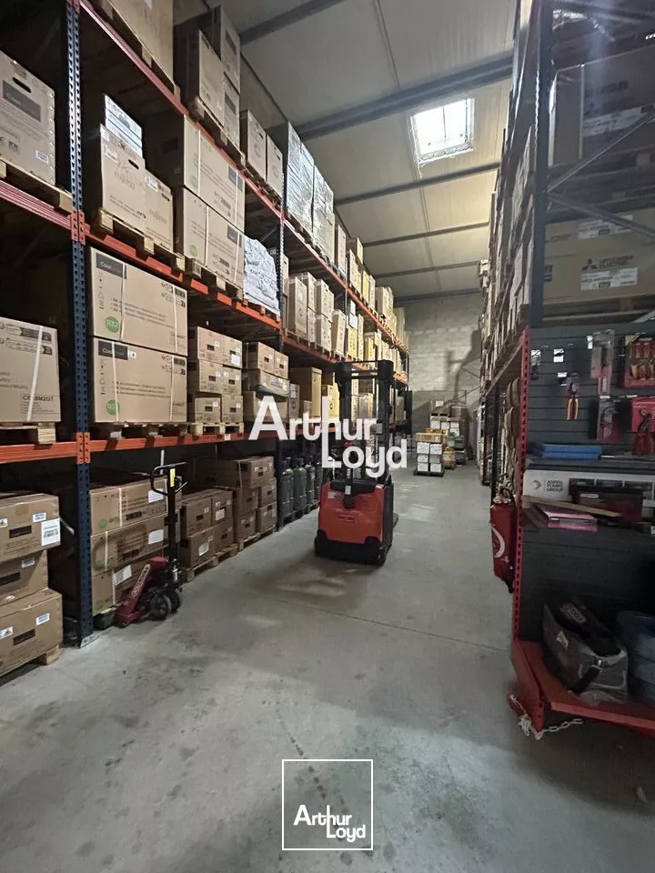 Locaux d'activité à louer 320 m² - Le Muy