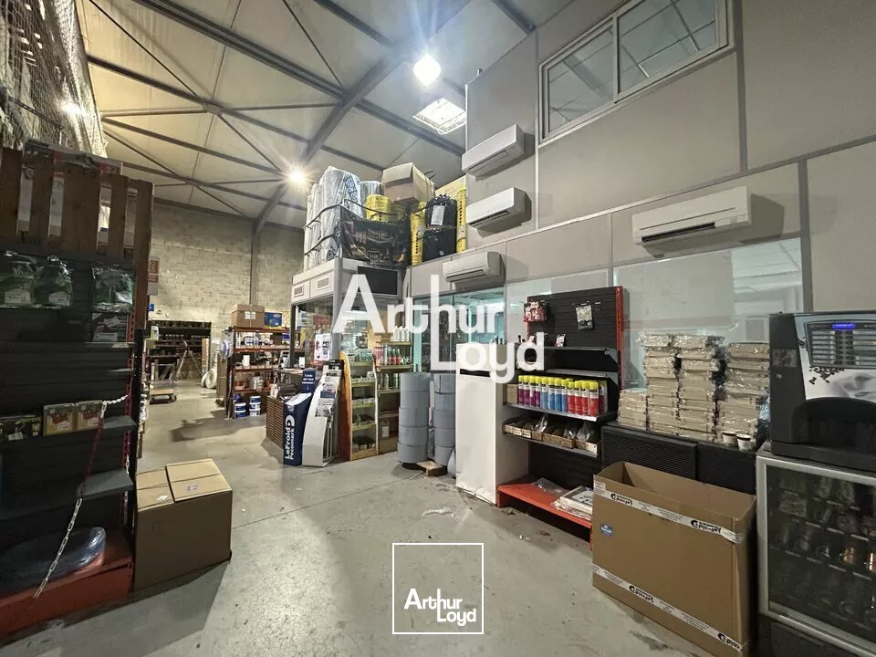 Locaux d'activité à louer 320 m² - Le Muy