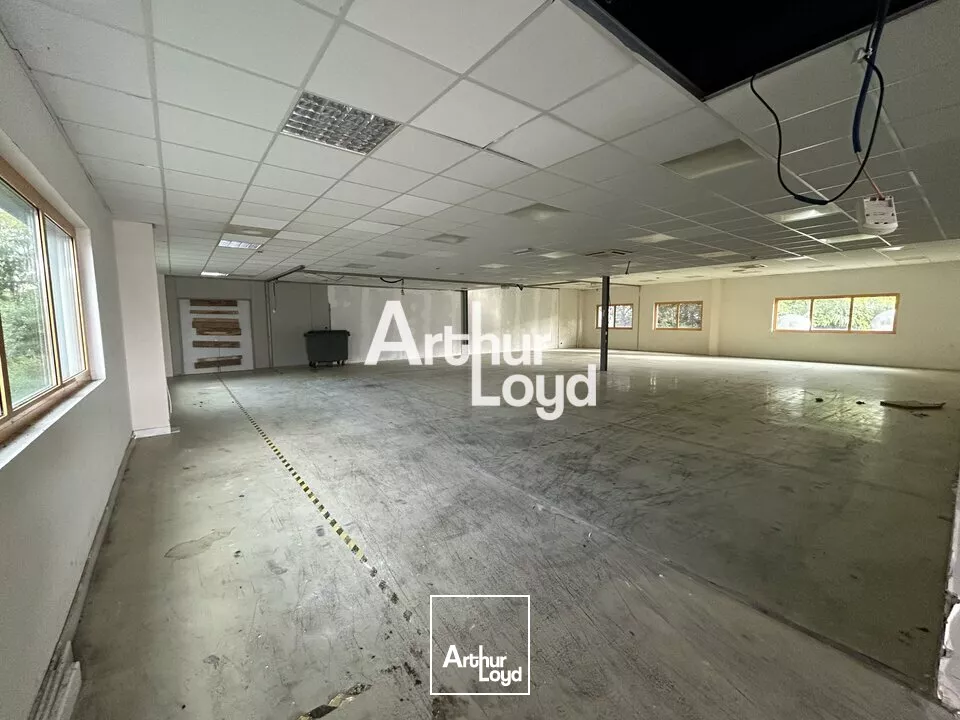 Local d'activité 540 m² à louer - Saint Raphaël