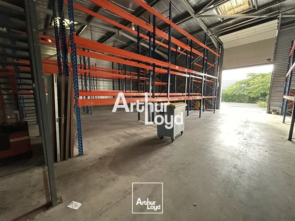 Local d'activité 540 m² à louer - Saint Raphaël