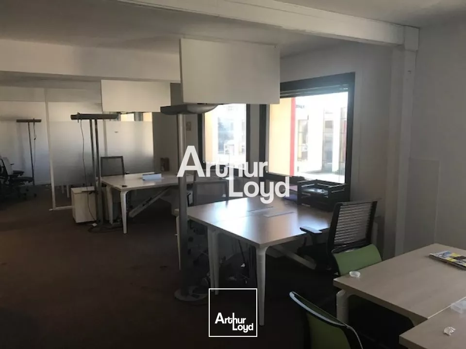 BUREAUX OPEN SPACE A LOUER PROCHE CENTRE COMMERCIAL CAP 3000