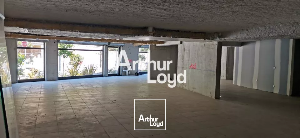 A LOUER LOCAL COMMERCIAL 210 M² NICE ST ISIDORE EN LOYER PURE