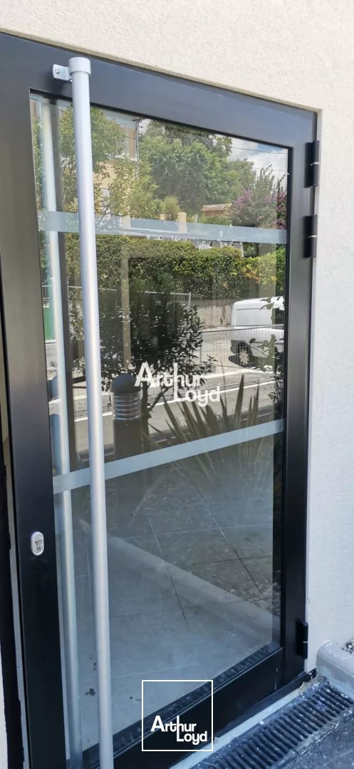 A LOUER LOCAL COMMERCIAL 210 M² NICE ST ISIDORE EN LOYER PURE