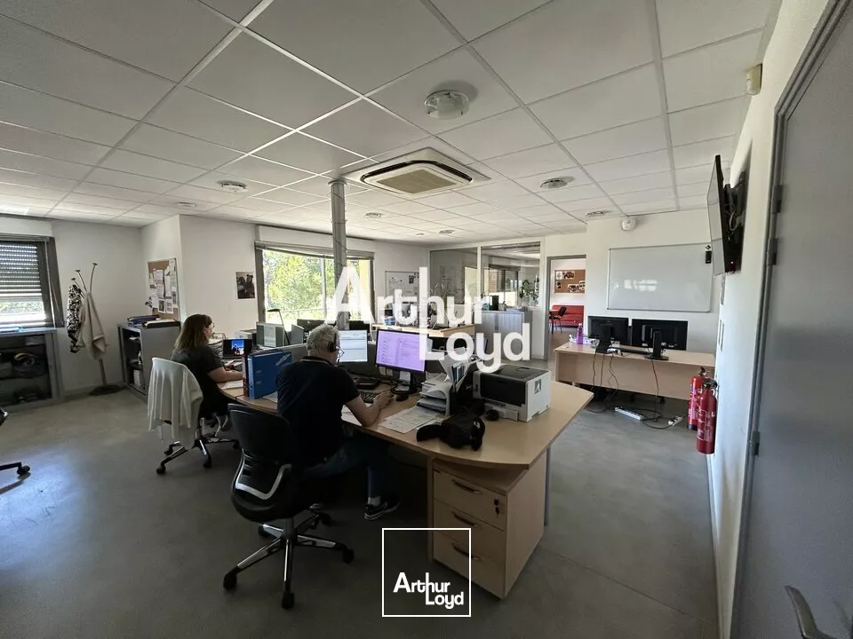 Location de bureaux 385 m² - Le Muy