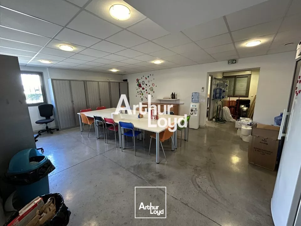 Location de bureaux 385 m² - Le Muy