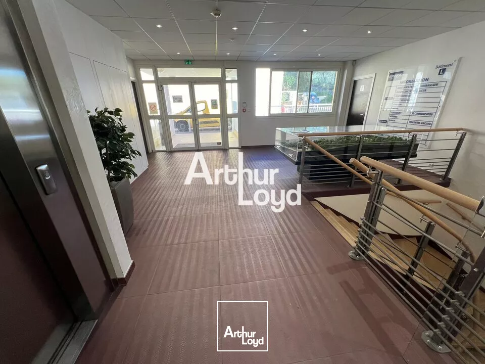 Bureaux à louer 93 m² - Cur Sophia Antipolis 