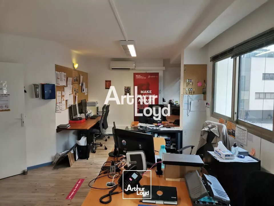 BUREAUX A LOUER 240 M² SAINT LAURENT DU VAR