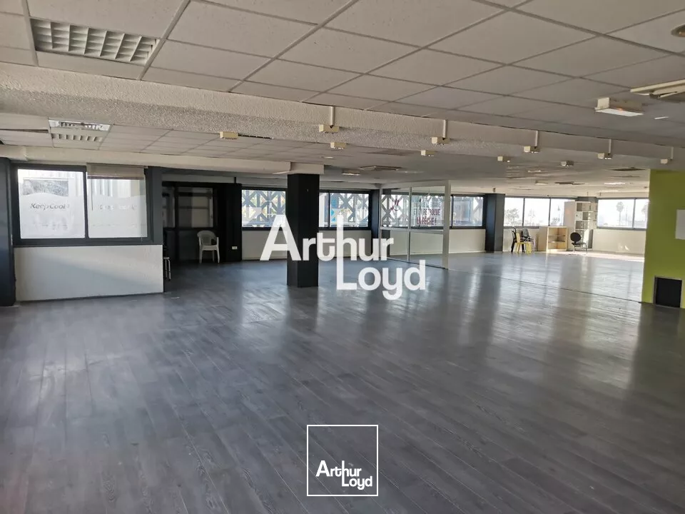 PLATEAU DE BUREAU EN OPEN SPACE DIVISIBLE 