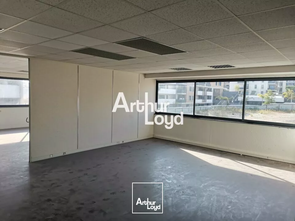 PLATEAU DE BUREAU EN OPEN SPACE DIVISIBLE 