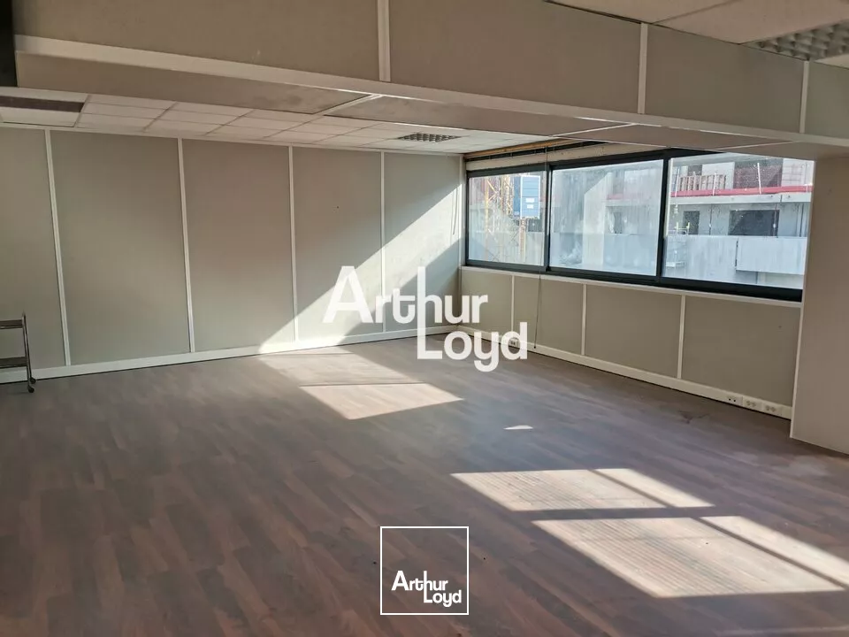 PLATEAU DE BUREAU EN OPEN SPACE DIVISIBLE 