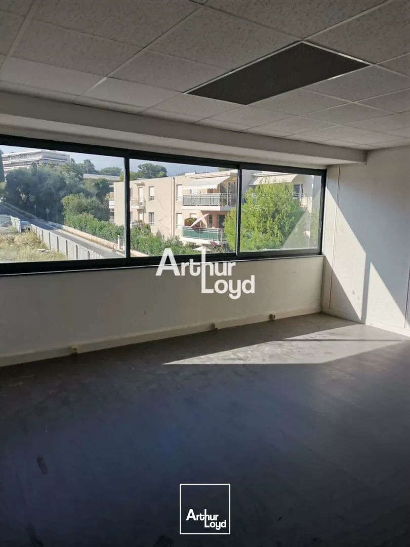 PLATEAU DE BUREAU EN OPEN SPACE DIVISIBLE 