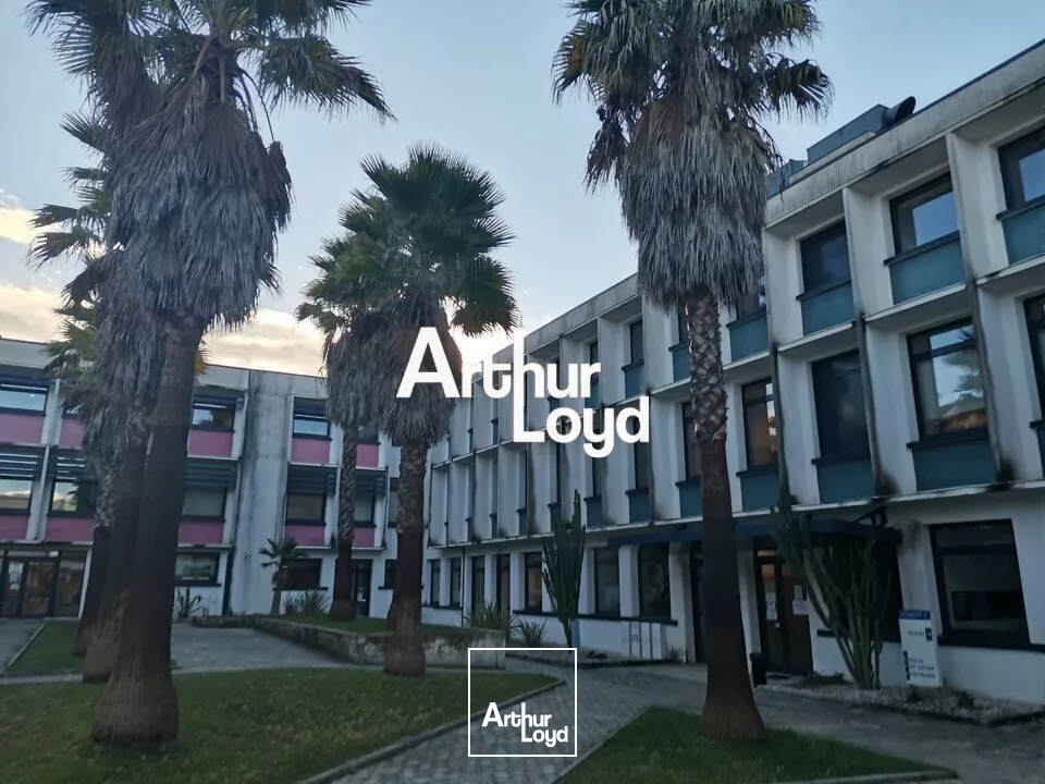 BUREAUX A LOUER 407.40 M² EN R+1 - CAGNES SUR MER