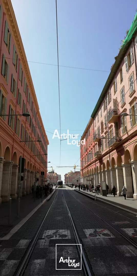 Bureaux situés en centre-ville de Nice 120 m² divisibles dès 38 m² en R+3