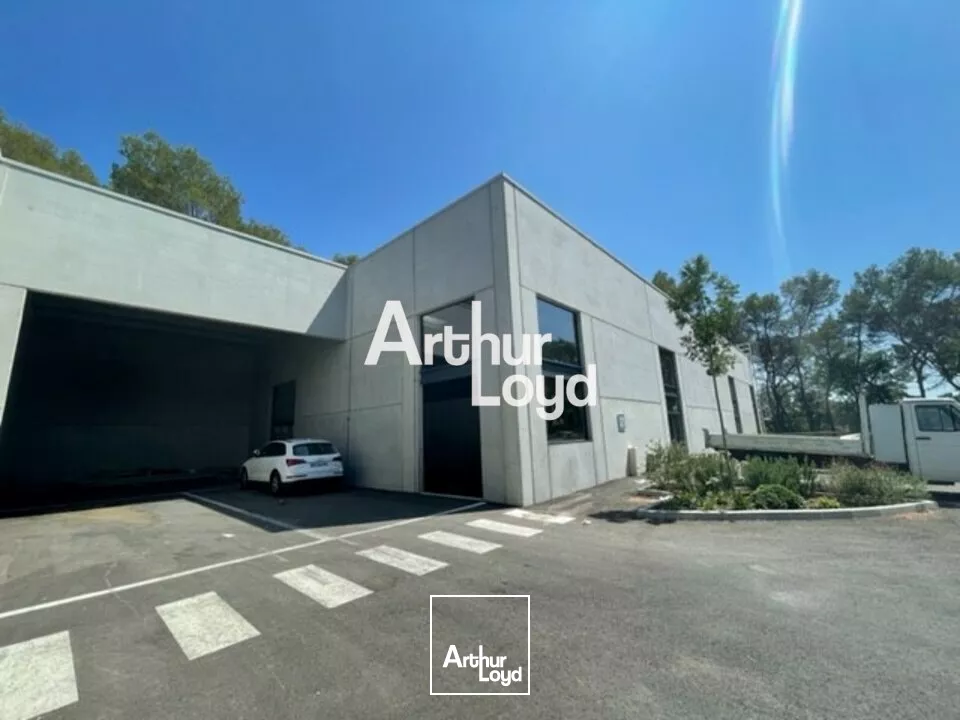 À louer Locaux d'activité récents 612 m² Mougins