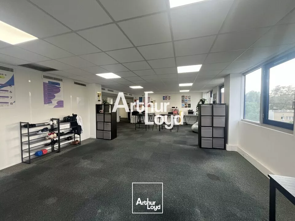 BUREAUX PMR EN OPEN SPACE A LOUER SUR NICE OUEST 670M² DIVISIBLE QUARTIER MERIDIA NICE ECO VALLEE