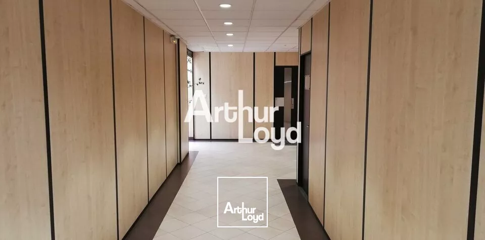 Bureaux 35 m² à louer avec accès rapide autoroute. TOP emplacement Villeneuve Loubet