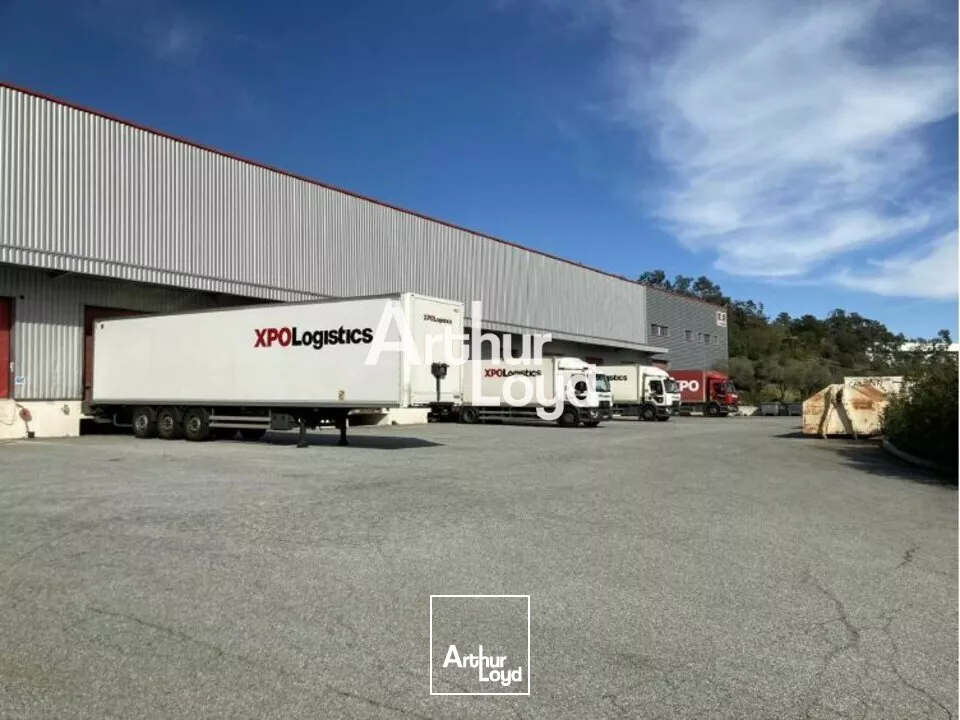 ENTREPOT A LOUER EXCELLENT ETAT SAINT RAPHAEL