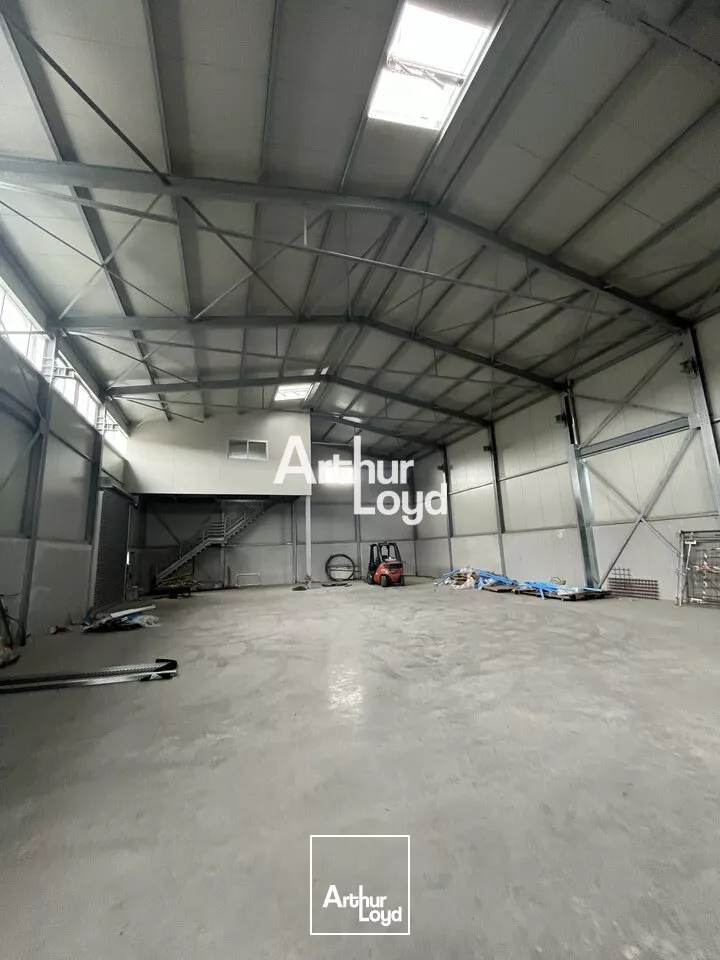 Locaux activité 459 m² à louer - La Roquette sur Siagne