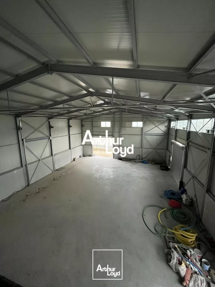 Locaux activité 459 m² à louer - La Roquette sur Siagne