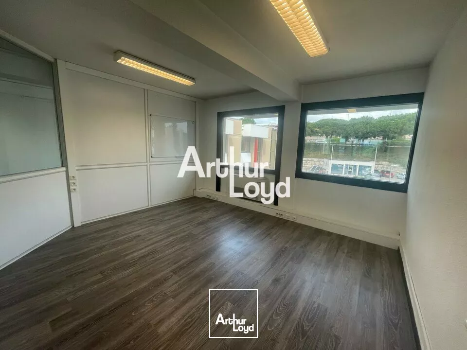 BUREAUX A LOUER EN OPEN SPACE DANS LA ZONE ESPACE 3000