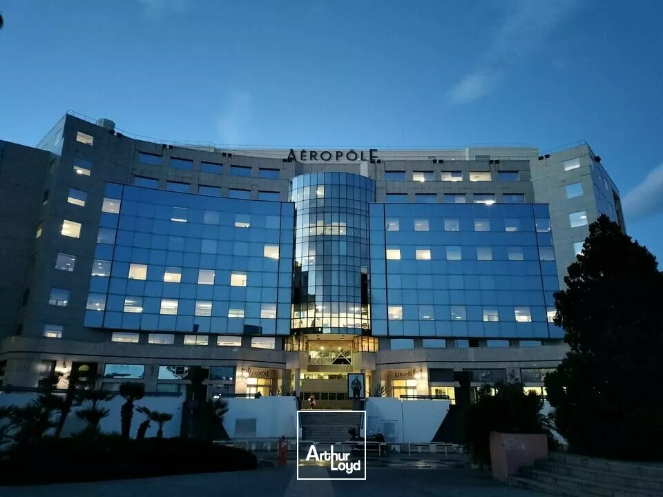BUREAUX A LOUER A NICE IMMEUBLE DE STANDING QUARTIER D'AFFAIRES