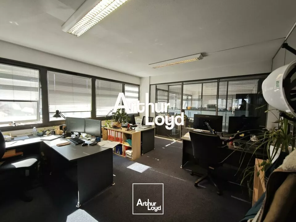 BUREAU OPEN SPACE MIXTE DE 341M² DANS IMMEUBLE DE BUREAU AVEC TERRASSE DE 300M²