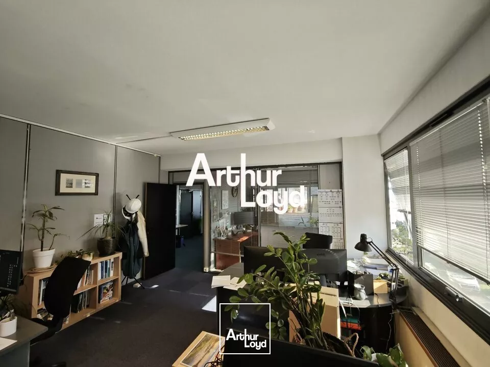 BUREAU OPEN SPACE MIXTE DE 341M² DANS IMMEUBLE DE BUREAU AVEC TERRASSE DE 300M²