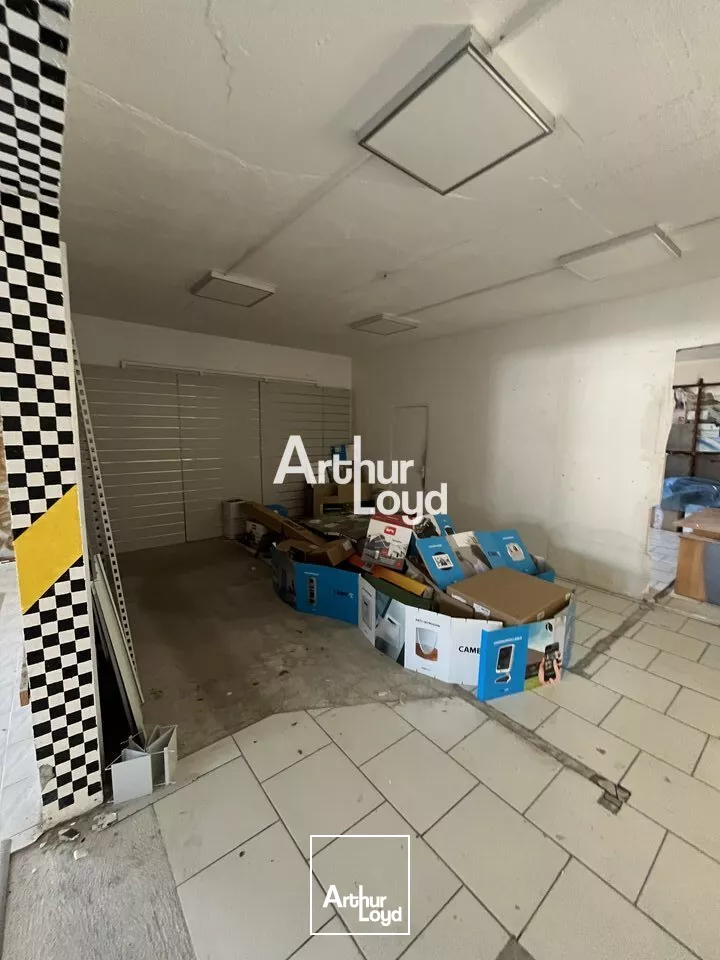 À Vendre local commercial 213 m² - Antibes