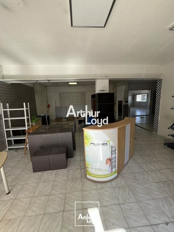 À Vendre local commercial 213 m² - Antibes