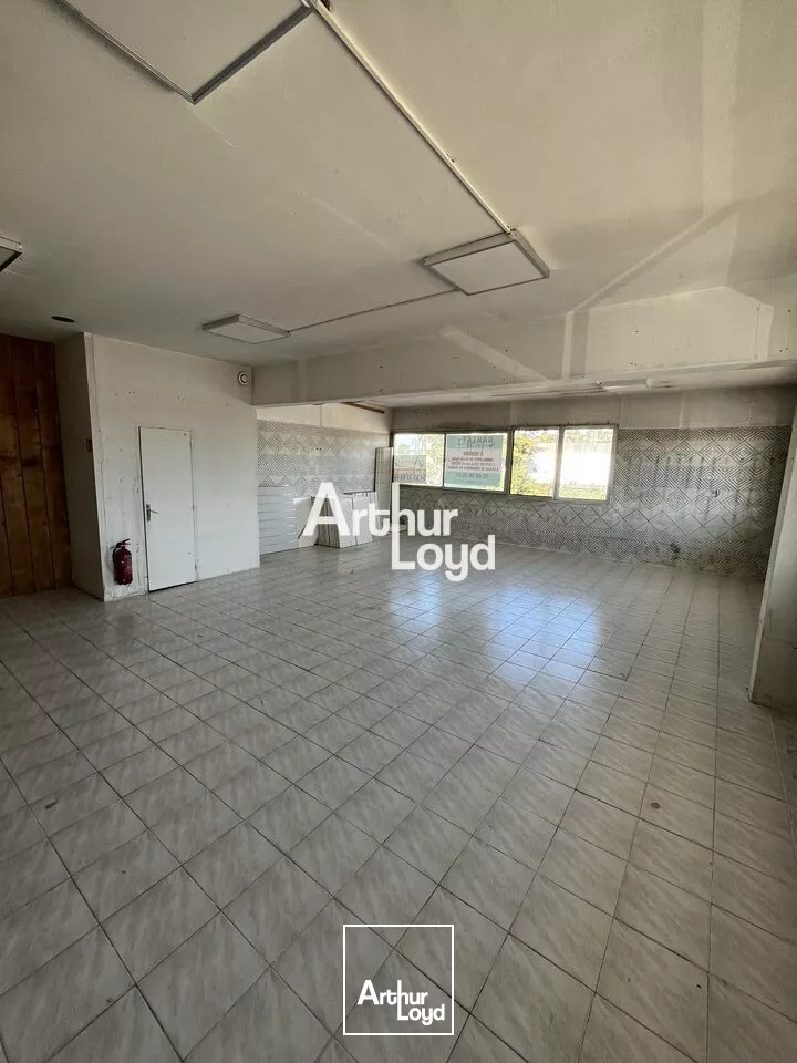 À Vendre local commercial 213 m² - Antibes