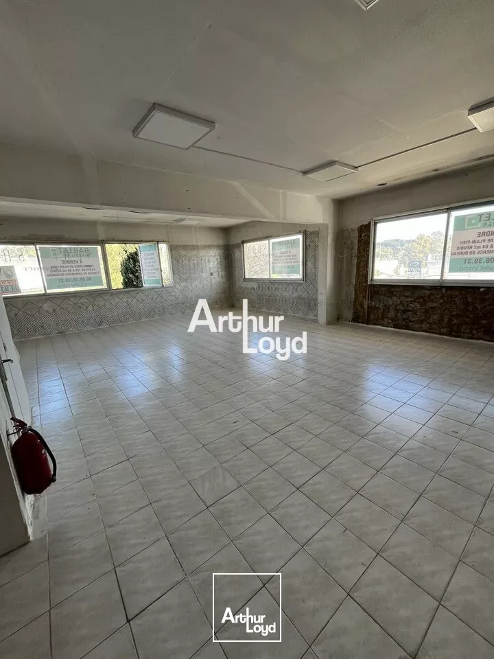 À Vendre local commercial 213 m² - Antibes