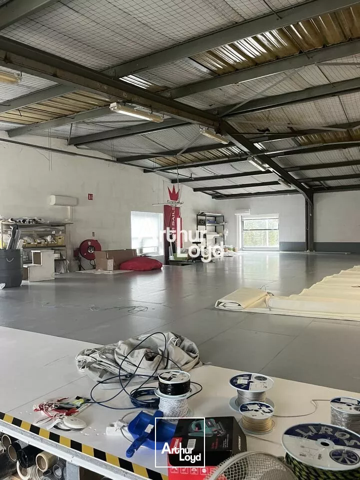 À Louer Locaux d'activité 560 m²- Mouans-Sartoux