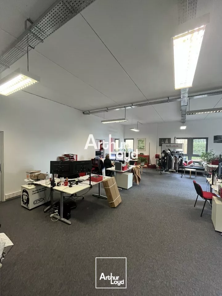 À Louer Locaux d'activité 560 m²- Mouans-Sartoux